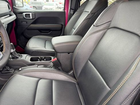 Certified 2024 Jeep Wrangler Sahara w/ Technology Group image 24