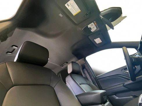 Used 2024 Chevrolet Colorado LT w/ LT Convenience Package III image 28