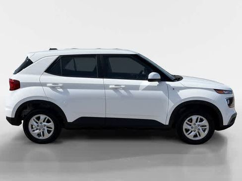 New 2026 Hyundai Venue SE image 6