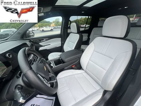 Used 2026 Chevrolet Traverse High Country w/ LPO, Floor Liner Package FWD image 25