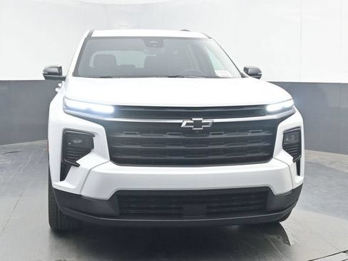New 2026 Chevrolet Traverse LT w/ Midnight/Sport Edition FWD image 3