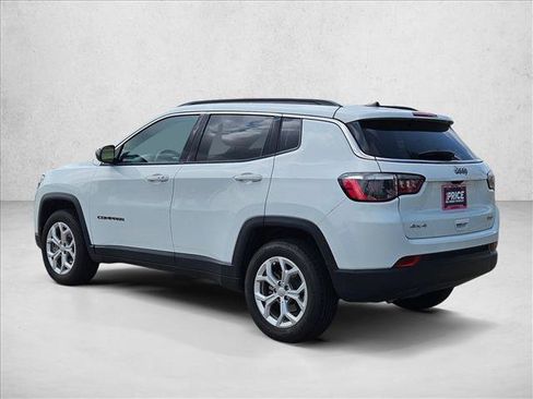 Used 2024 Jeep Compass Latitude AWD/4WD image 7