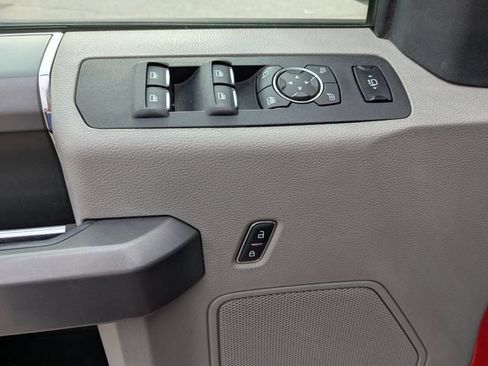 Used 2018 Ford F250 XLT w/ XLT Premium Package AWD/4WD image 15
