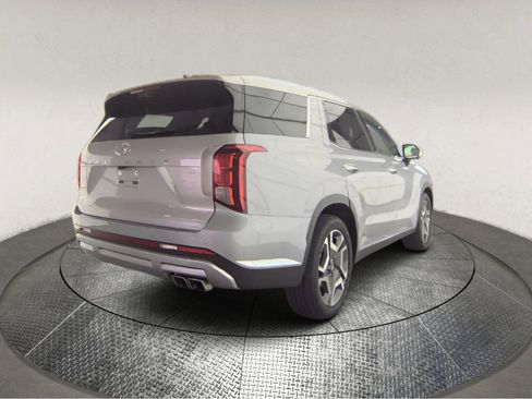 Used 2023 Hyundai Palisade Limited w/ Cargo Package AWD/4WD image 2