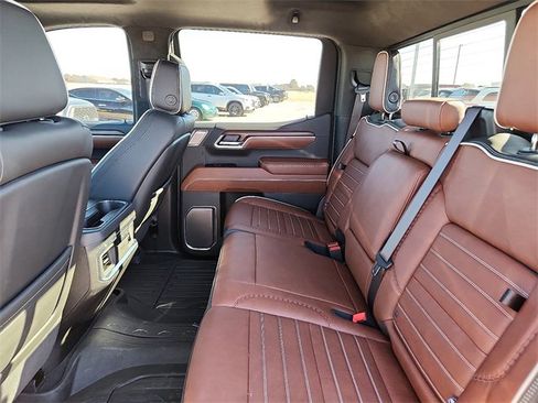 Used 2025 GMC Sierra 1500 Denali Ultimate image 9