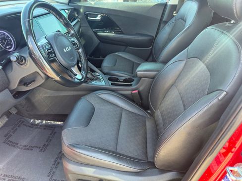 Used 2022 Kia Niro LXS FWD image 10