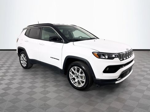 Used 2025 Jeep Compass Limited AWD/4WD image 1