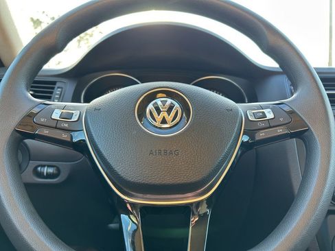Used 2015 Volkswagen Jetta S image 24