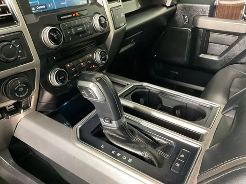 Used 2017 Ford F150 Platinum w/ Equipment Group 701A Luxury AWD/4WD image 20