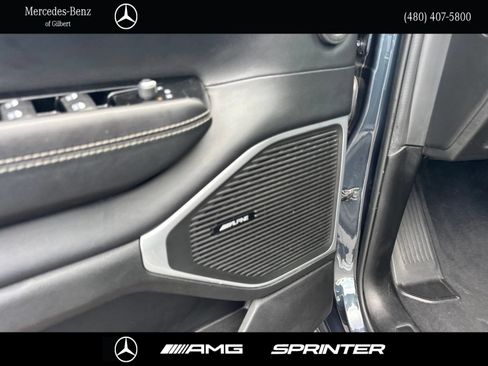 Used 2022 Jeep Wagoneer Series III AWD/4WD image 12