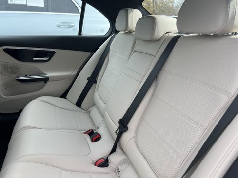 Used 2024 Mercedes-Benz C 300 4MATIC Sedan image 33