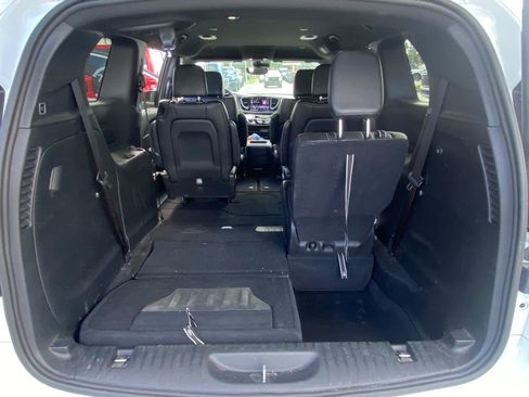 Used 2025 Chrysler Pacifica Select FWD image 26
