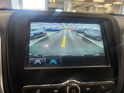 Used 2018 Chevrolet Equinox LS AWD/4WD image 22