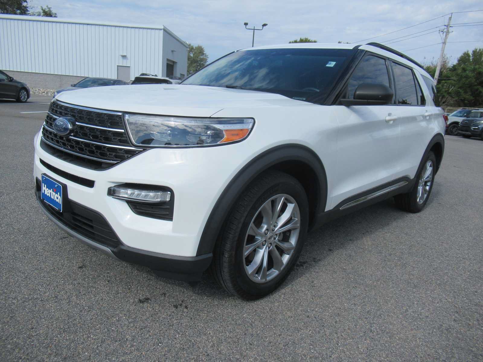 Used 2020 Ford Explorer XLT w/ Equipment Group 202A AWD/4WD image 1