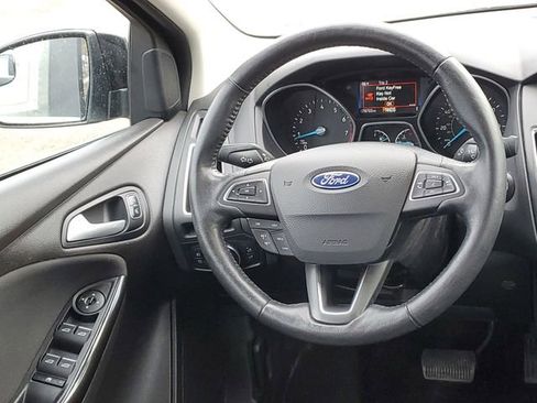 Used 2017 Ford Focus Titanium image 11