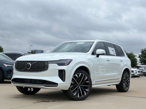 New 2026 Volvo XC90 T8 Ultra w/ Protection Package Premier AWD/4WD image 2