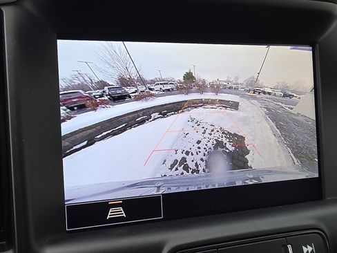 Used 2024 GMC Terrain SLT w/ Infotainment Package II image 28