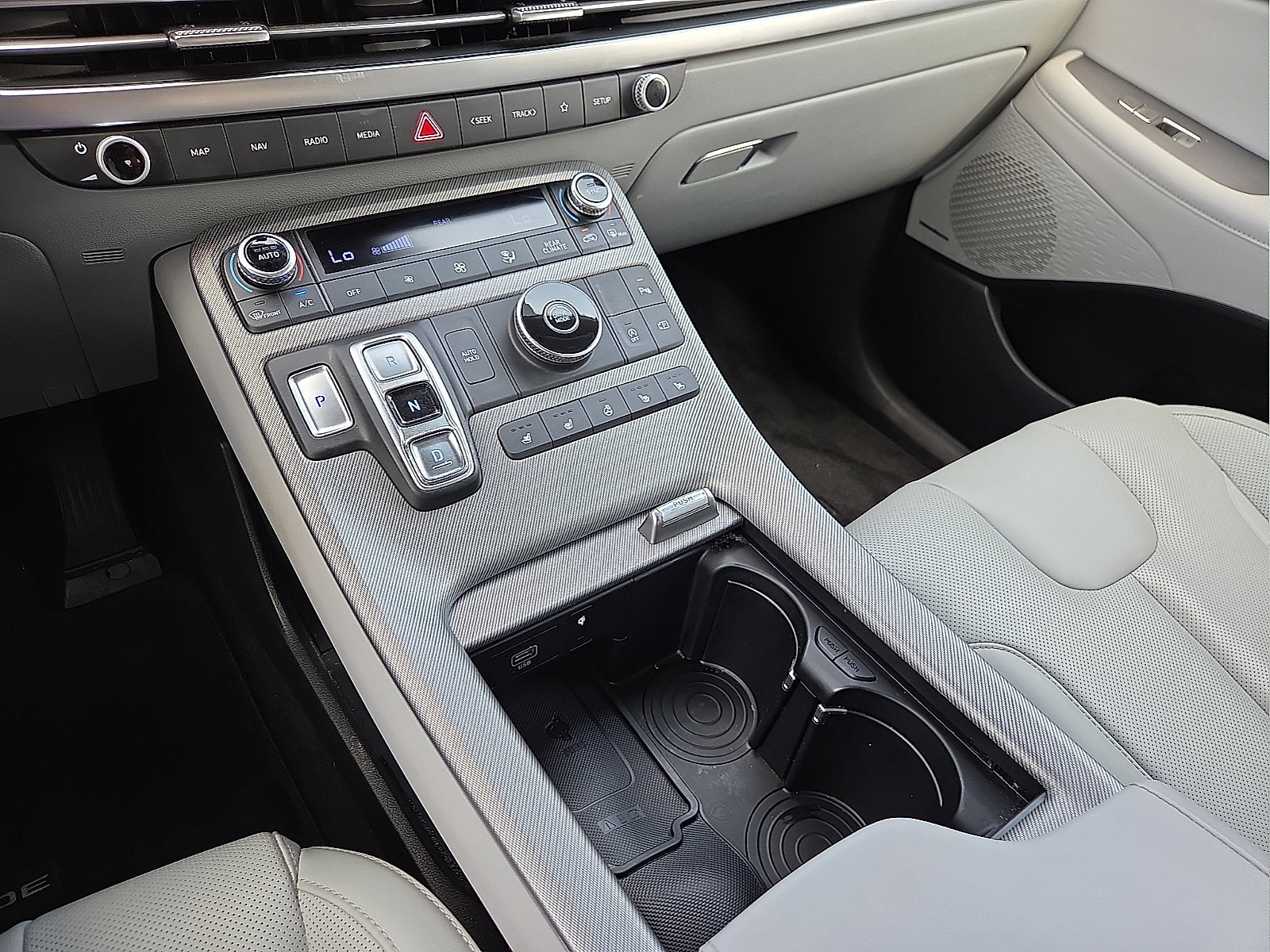 Used 2023 Hyundai Palisade SEL w/ Premium Package FWD image 25