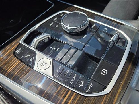 Used 2025 BMW X5 xDrive50e AWD/4WD image 15