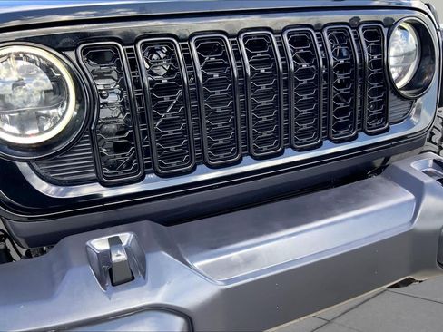 Used 2024 Jeep Wrangler Unlimited Sport AWD/4WD image 29