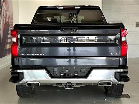 Used 2022 Chevrolet Silverado 1500 LTZ w/ LTZ Convenience Package II AWD/4WD image 5