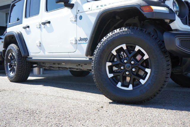 Used 2024 Jeep Wrangler Unlimited Rubicon 4xe AWD/4WD image 10