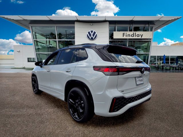 New 2026 Volkswagen Tiguan SE R-Line FWD image 3