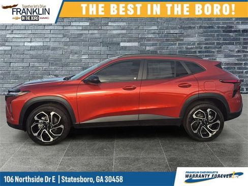 Used 2024 Chevrolet Trax RS image 2