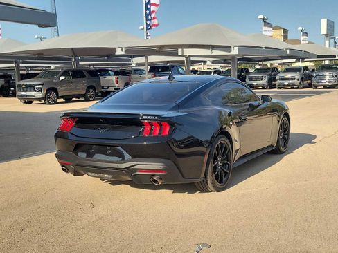 Used 2025 Ford Mustang Coupe RWD image 8