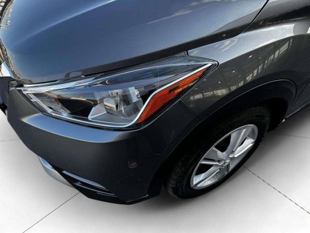Used 2020 Nissan Kicks S FWD image 12