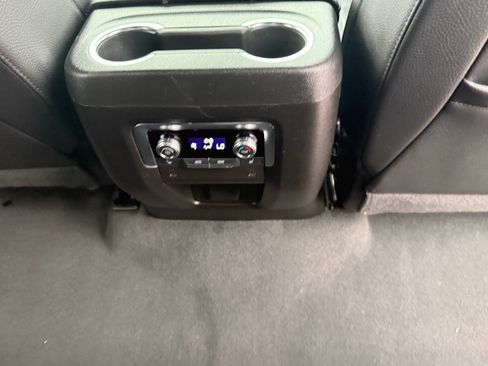 Used 2025 GMC Yukon Denali image 13