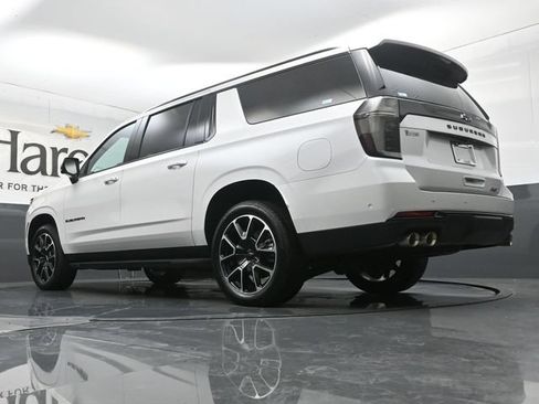 Used 2025 Chevrolet Suburban RST w/ Comfort Package AWD/4WD image 5