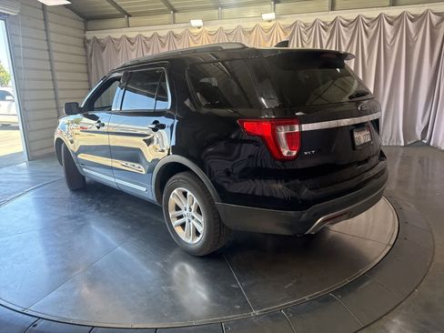 Used 2017 Ford Explorer XLT w/ Equipment Group 201A FWD image 7