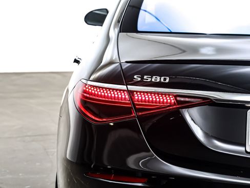 Certified 2023 Mercedes-Benz S 580 4MATIC Sedan image 17