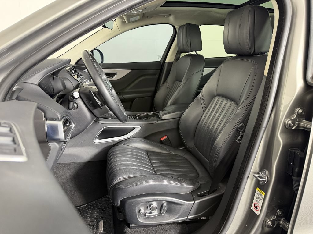 Used 2019 Jaguar F-PACE Portfolio AWD/4WD image 17