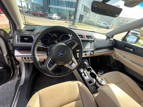Used 2017 Subaru Outback 2.5i Limited AWD/4WD image 9