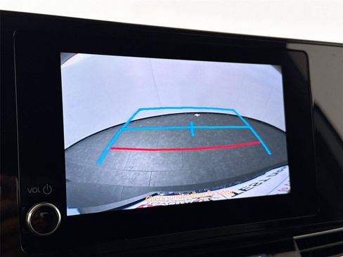 Certified 2026 Toyota Sienna LE FWD image 23