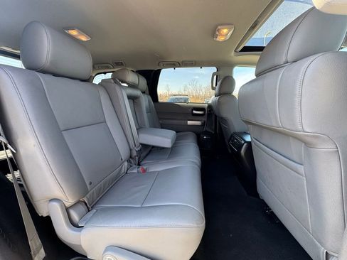 Used 2019 Toyota Sequoia Limited w/ Safety & Convenience Package image 28