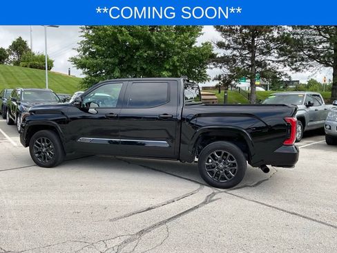 Used 2025 Toyota Tundra Platinum AWD/4WD image 4