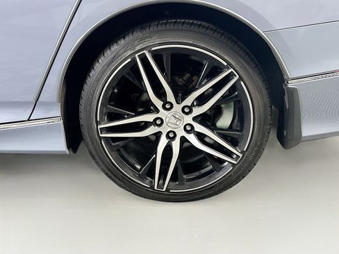Used 2021 Honda Accord Touring image 11