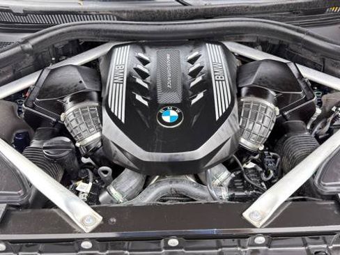 Used 2022 BMW X7 M50i w/ Dynamic Handling Package AWD/4WD image 37