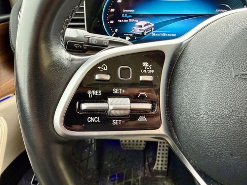 Used 2022 Mercedes-Benz GLS 450 4MATIC image 22