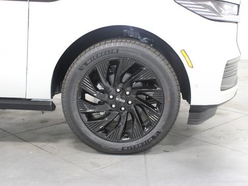 New 2025 Lincoln Navigator Reserve w/ Jet Appearance Package image 11