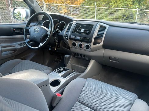 Used 2011 Toyota Tacoma 4x4 Double Cab image 13