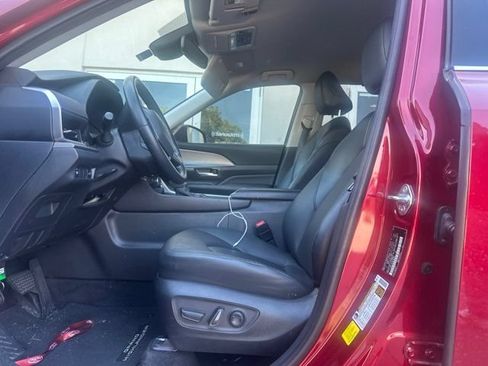 Used 2024 Toyota Grand Highlander FWD image 7