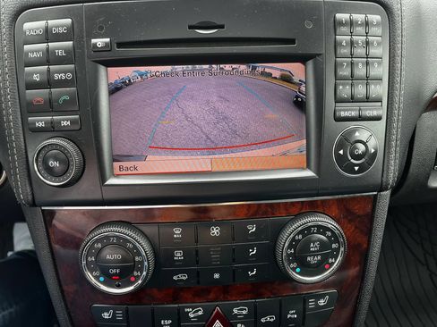 Used 2011 Mercedes-Benz GL 450 4MATIC image 19