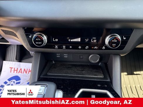 New 2026 Mitsubishi Outlander SE FWD image 11