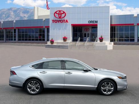 Used 2024 Honda Accord EX image 3