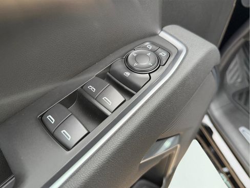 New 2026 GMC Sierra 1500 SLE w/ Preferred Package AWD/4WD image 34