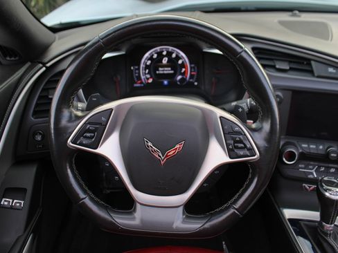 Used 2019 Chevrolet Corvette Stingray Coupe w/ 1LT RWD image 25